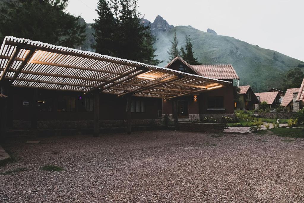Del Valle Sagrado